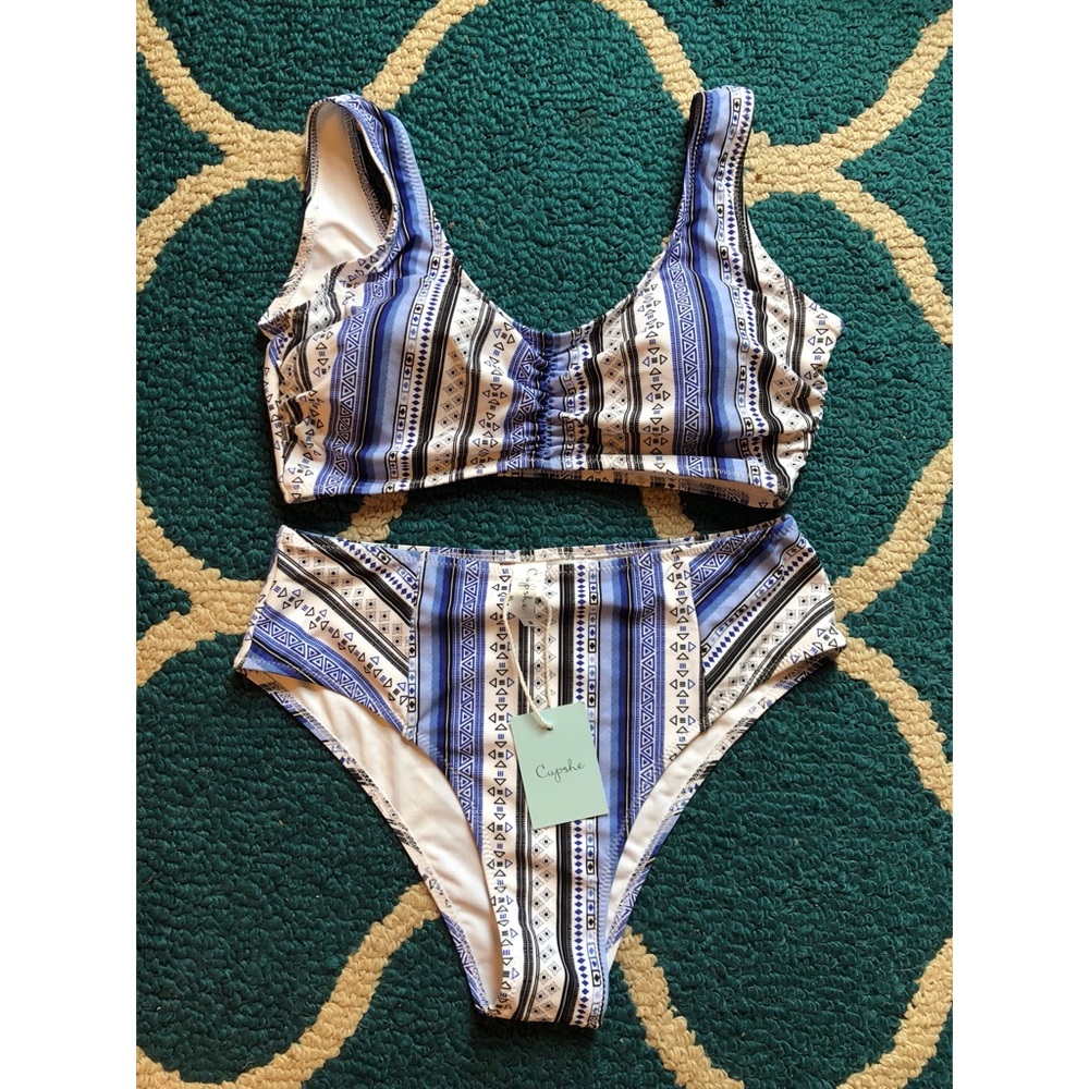 Cupshe Face The Sea Print Bikini Set